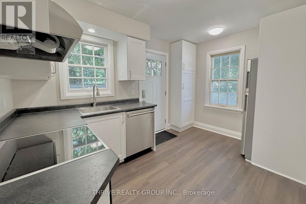 165 Oxford Street W, London North (north N)