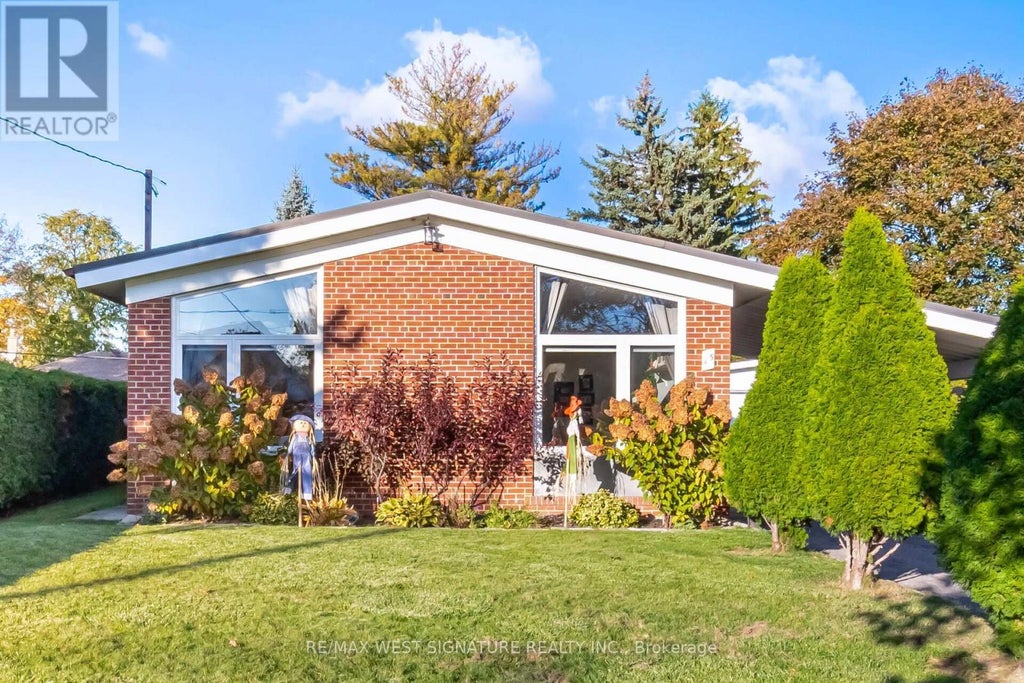 45 Henley Crescent, Toronto (rexdale-Kipling)