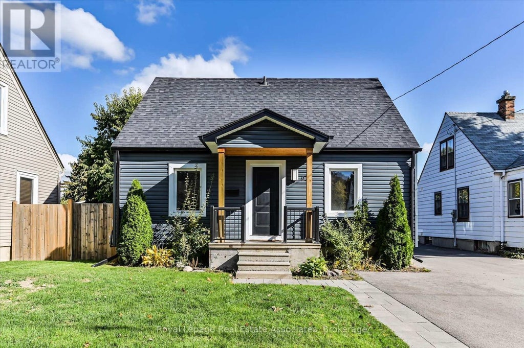 97 Hearst Circle, Toronto (brookhaven-Amesbury)