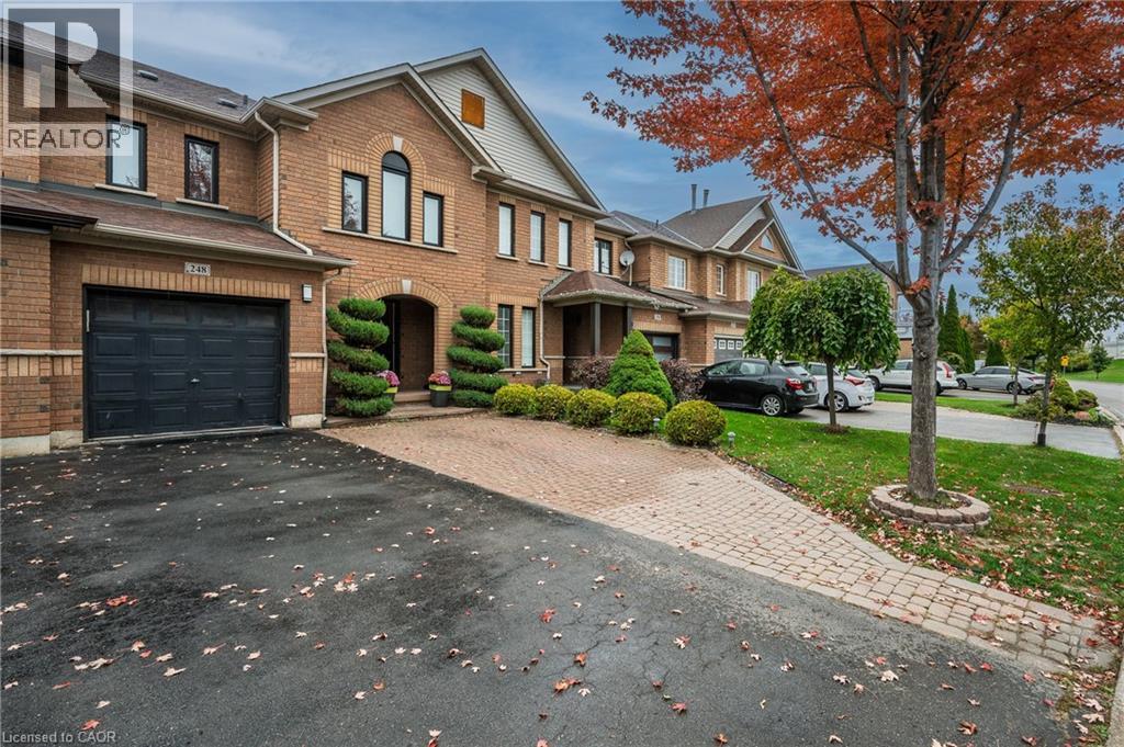 248 Hawkview Boulevard, Vaughan