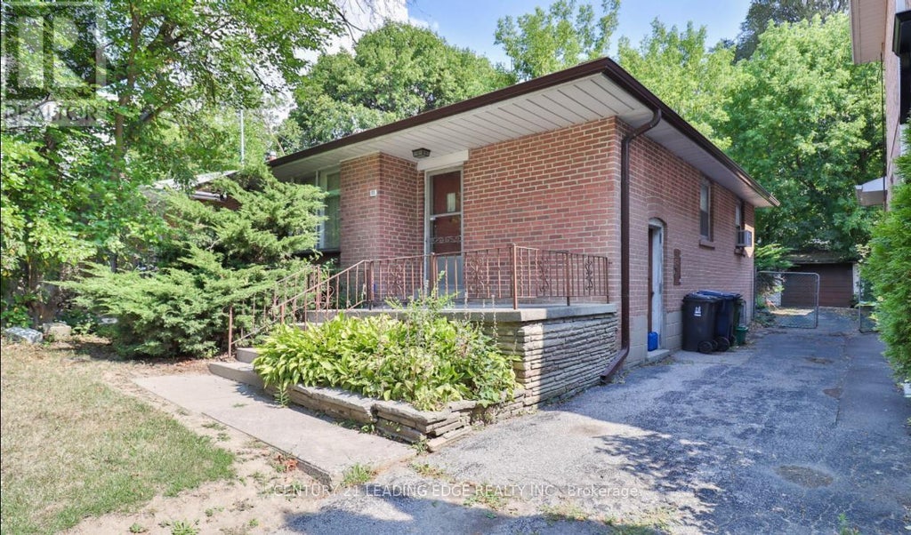 11 Collinson Boulevard, Toronto (clanton Park)