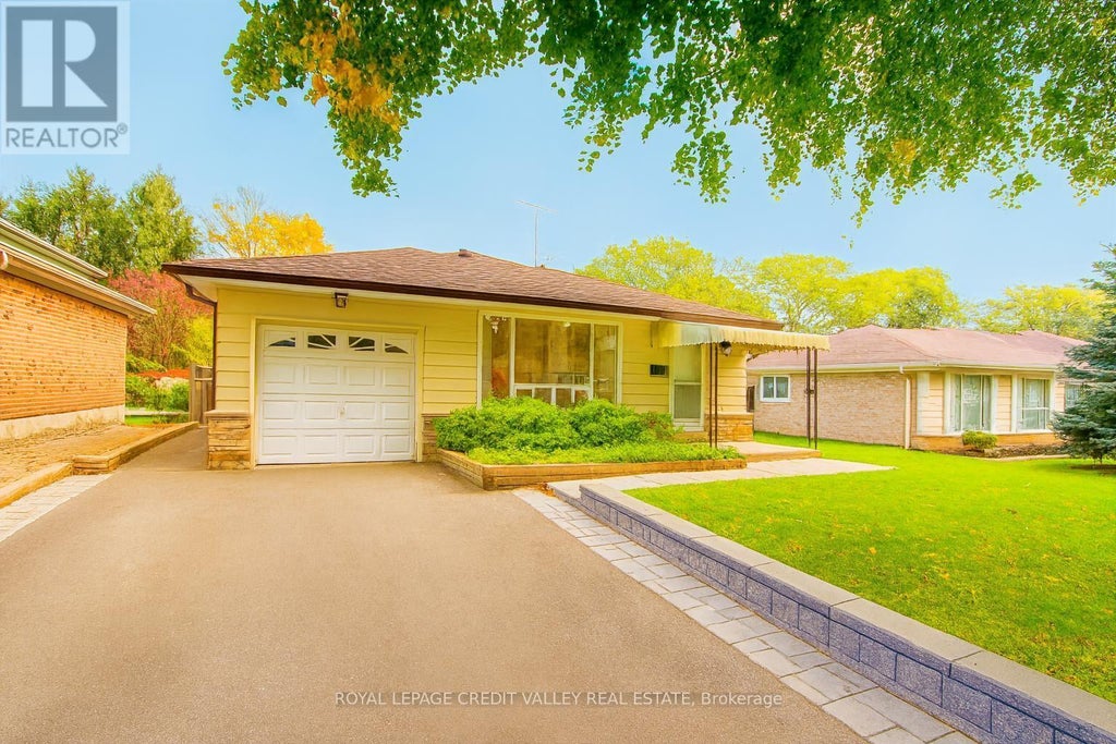 3633 Chiplow Road, Mississauga (applewood)