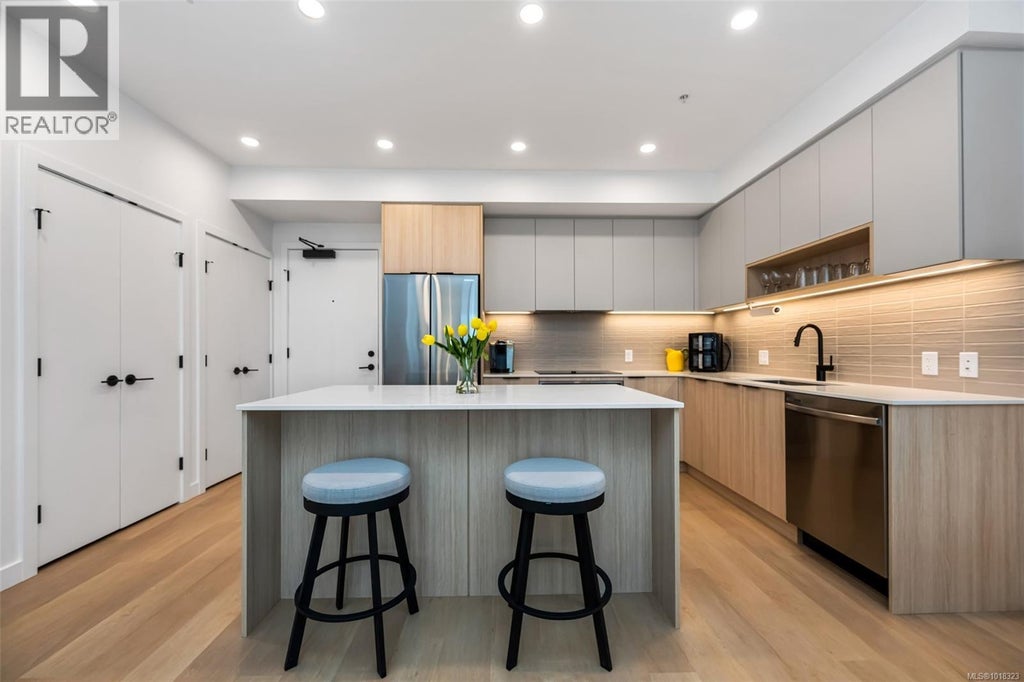 411 3564a Ryder Hesjedal Way, Colwood