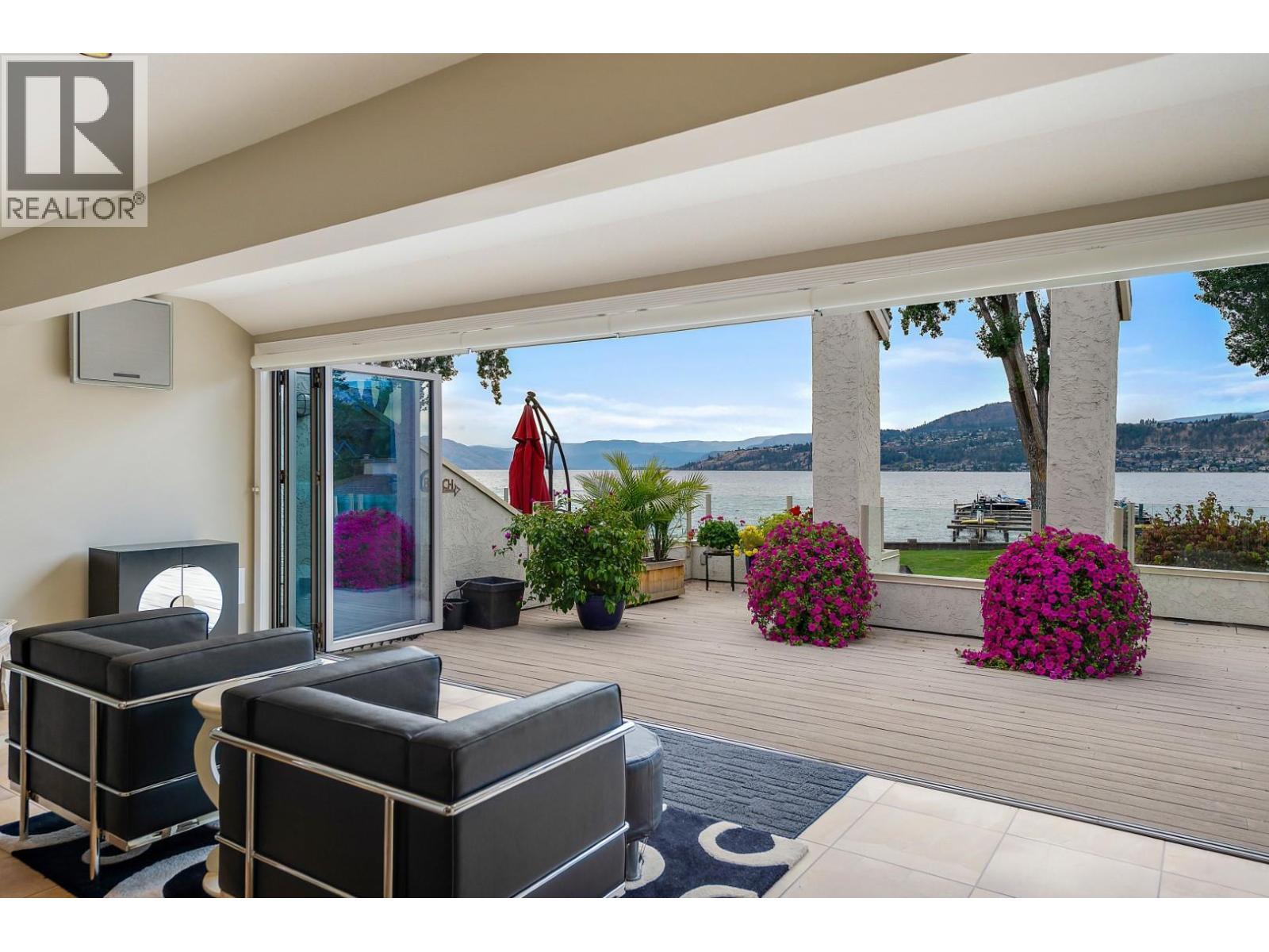 2900 Abbott Street Unit# 208. Kelowna, British Columbia