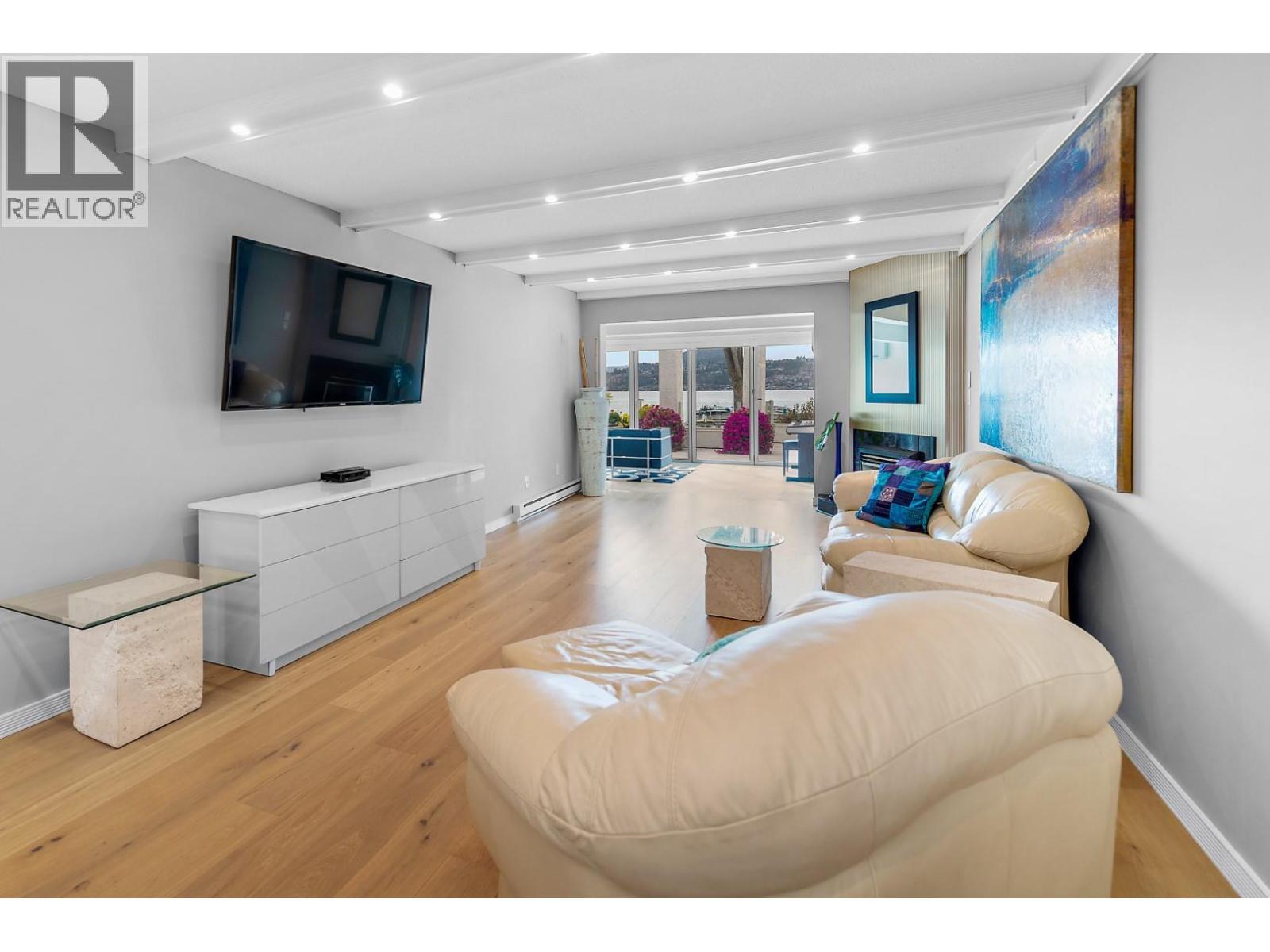 2900 Abbott Street Unit# 208. Kelowna, British Columbia