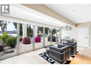 2900 Abbott Street Unit# 208. Kelowna, British Columbia