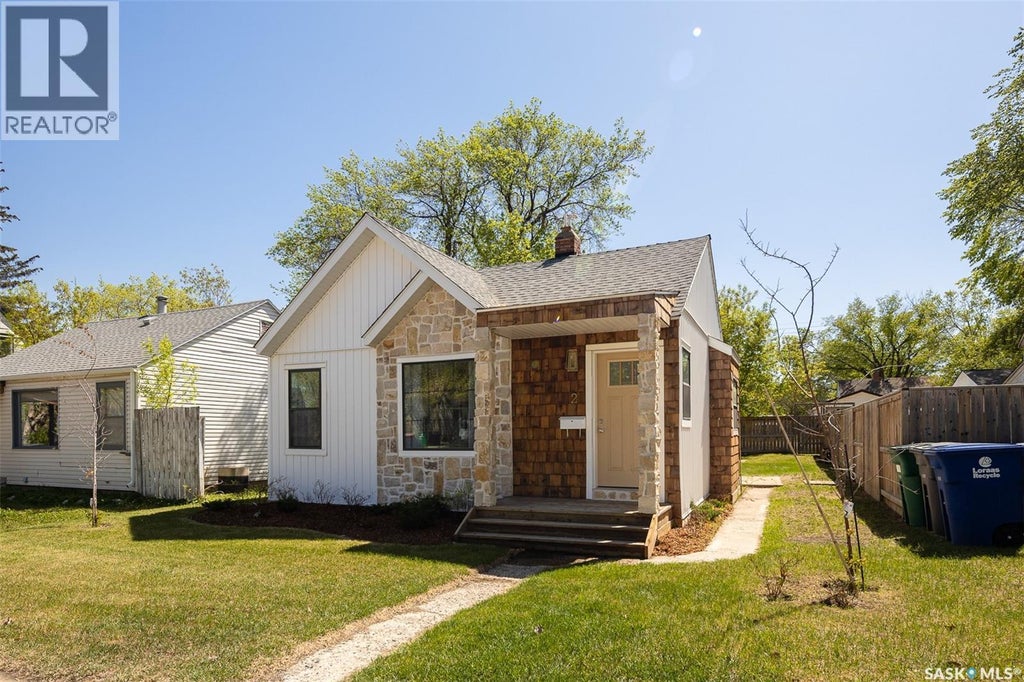2 Connaught Place, Saskatoon