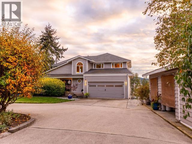 8745 Patricia Road, Powell River