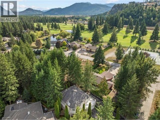 2660 Crestview Place. Blind Bay, British Columbia