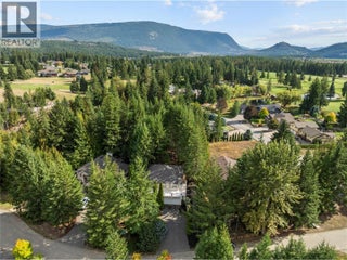 2660 Crestview Place. Blind Bay, British Columbia