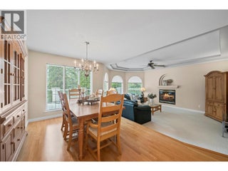 2660 Crestview Place. Blind Bay, British Columbia