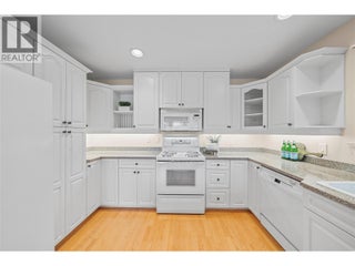 2660 Crestview Place. Blind Bay, British Columbia