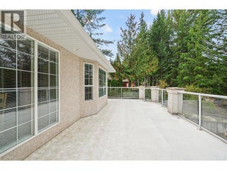 2660 Crestview Place. Blind Bay, British Columbia