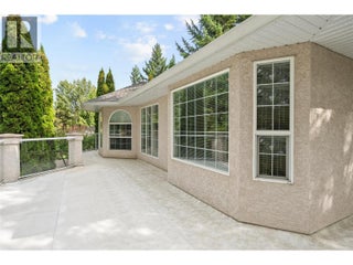 2660 Crestview Place. Blind Bay, British Columbia