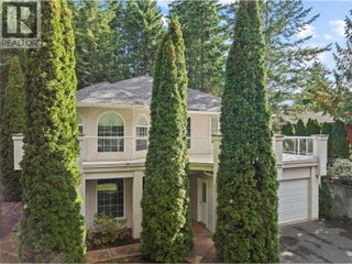 2660 Crestview Place. Blind Bay, British Columbia