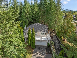 2660 Crestview Place. Blind Bay, British Columbia