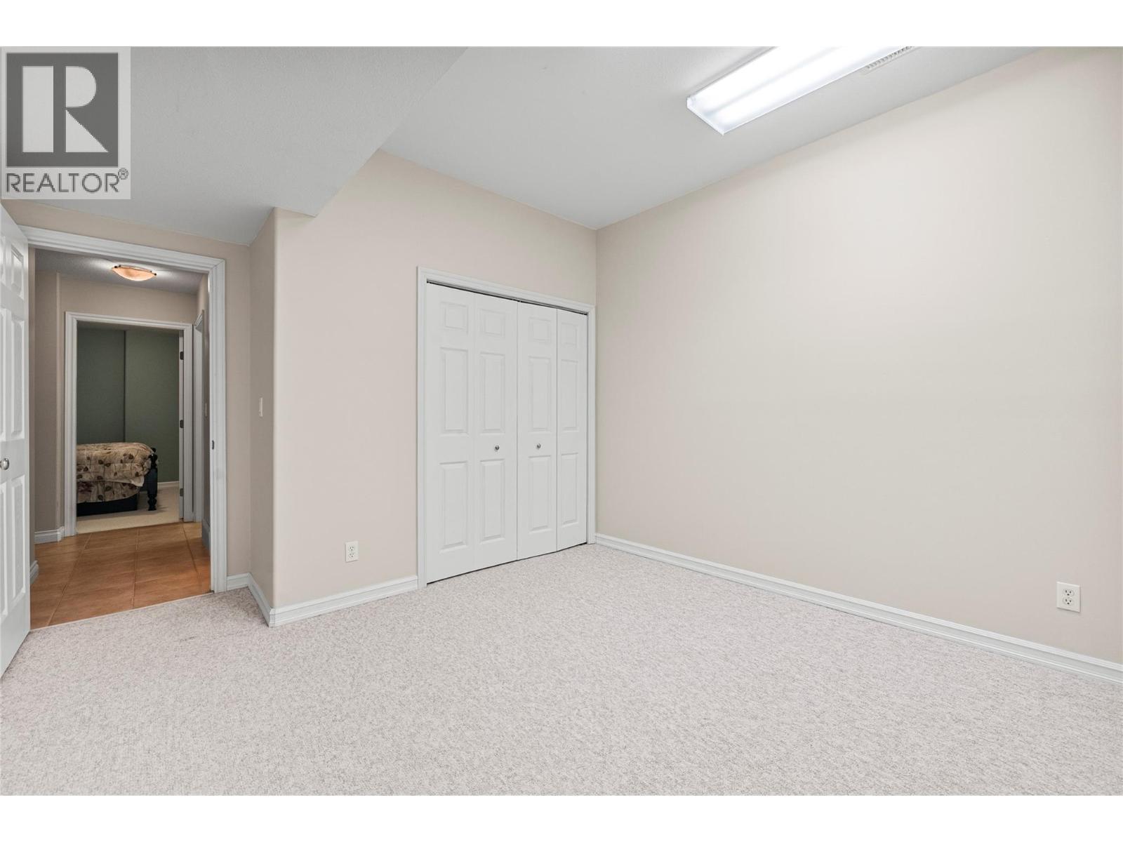 2660 Crestview Place. Blind Bay, British Columbia