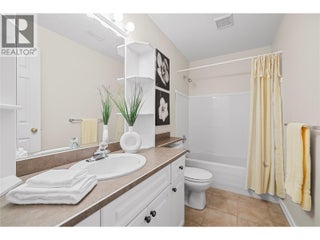 2660 Crestview Place. Blind Bay, British Columbia