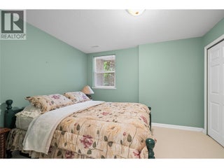 2660 Crestview Place. Blind Bay, British Columbia