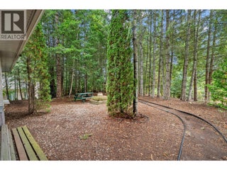 2660 Crestview Place. Blind Bay, British Columbia