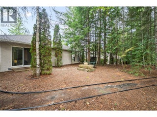 2660 Crestview Place. Blind Bay, British Columbia