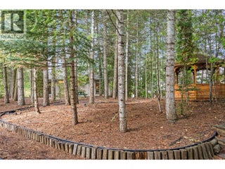 2660 Crestview Place. Blind Bay, British Columbia