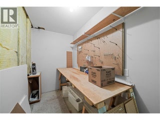 2660 Crestview Place. Blind Bay, British Columbia