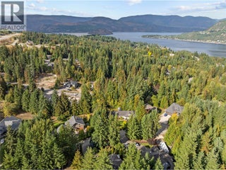 2660 Crestview Place. Blind Bay, British Columbia