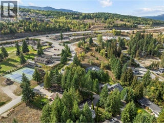 2660 Crestview Place. Blind Bay, British Columbia