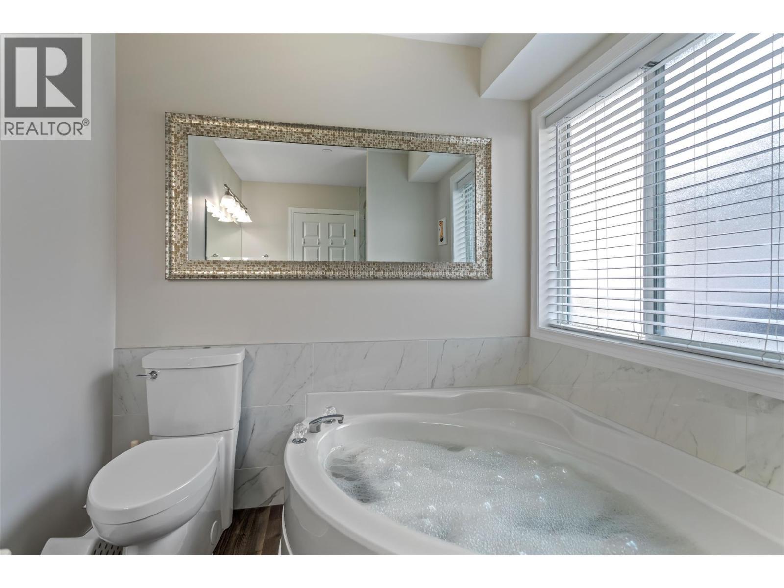 4622 Princeton Avenue. Peachland, British Columbia