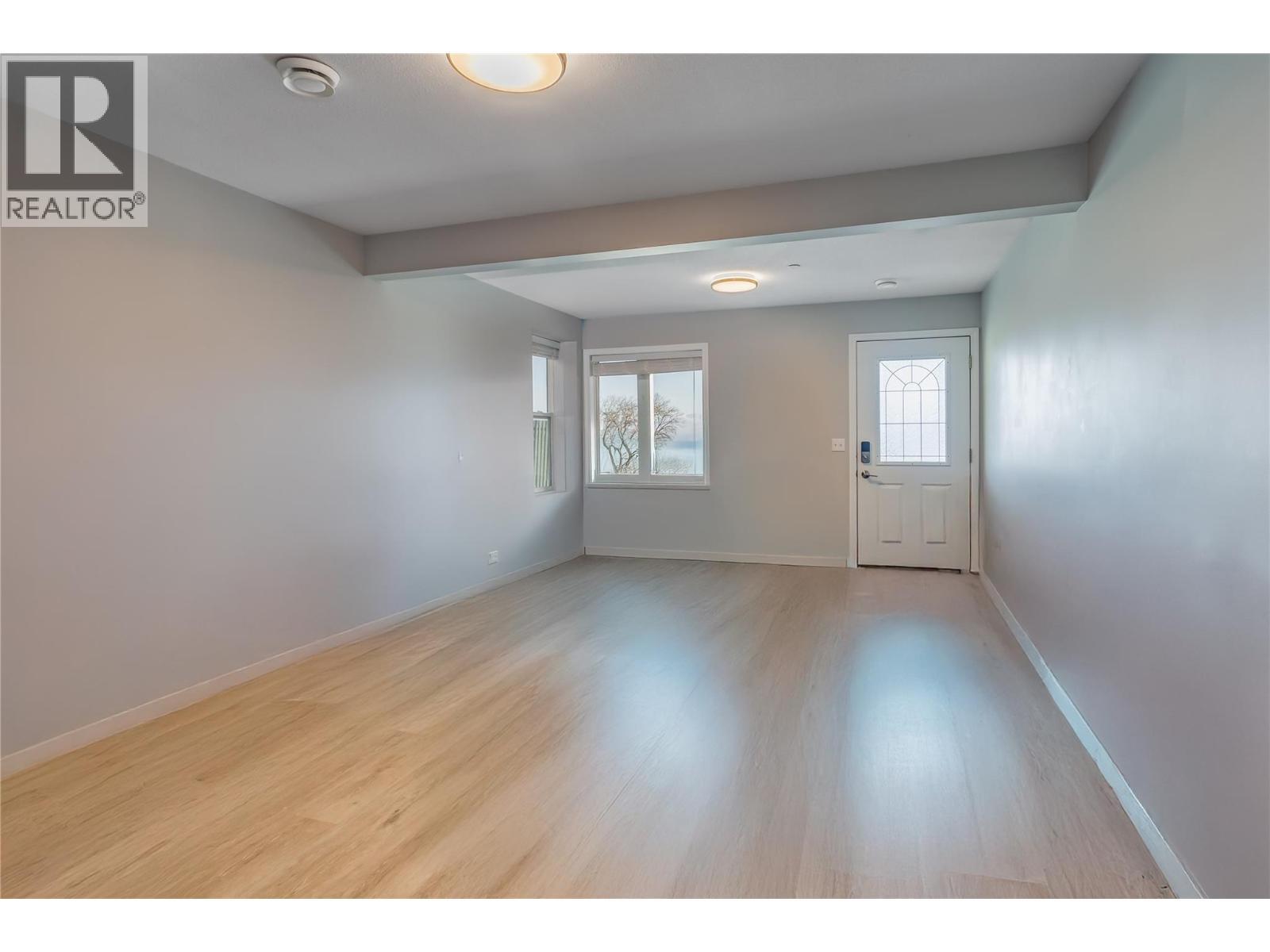 4622 Princeton Avenue. Peachland, British Columbia