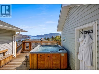 4622 Princeton Avenue. Peachland, British Columbia