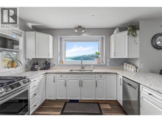 4622 Princeton Avenue. Peachland, British Columbia