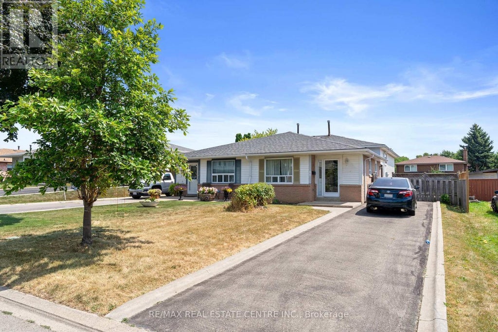 48 Marblehead Crescent, Brampton (central Park)