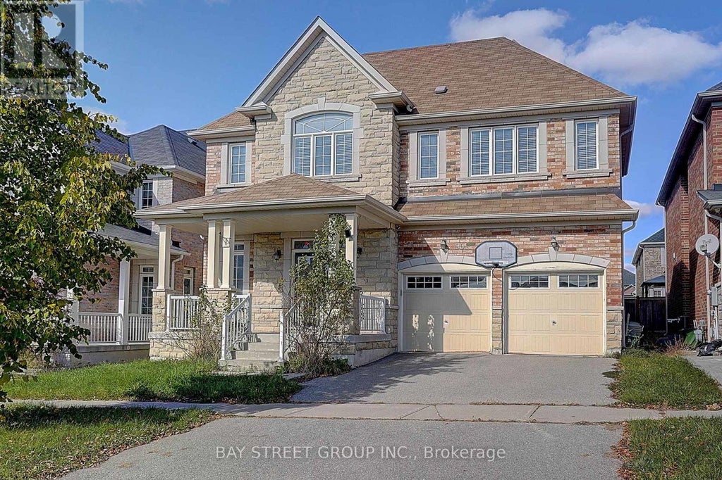 90 Gable Avenue N, Markham (berczy)
