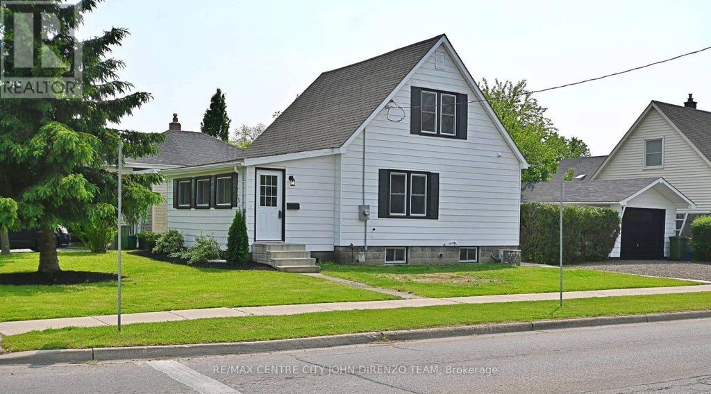 52 Woodworth Avenue, St. Thomas