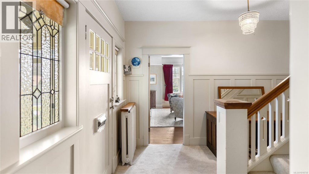 1296 Richardson St, Victoria