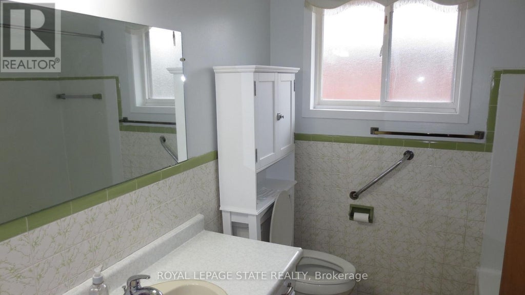 Upper - 22 Catalina Drive, Hamilton (greenford)