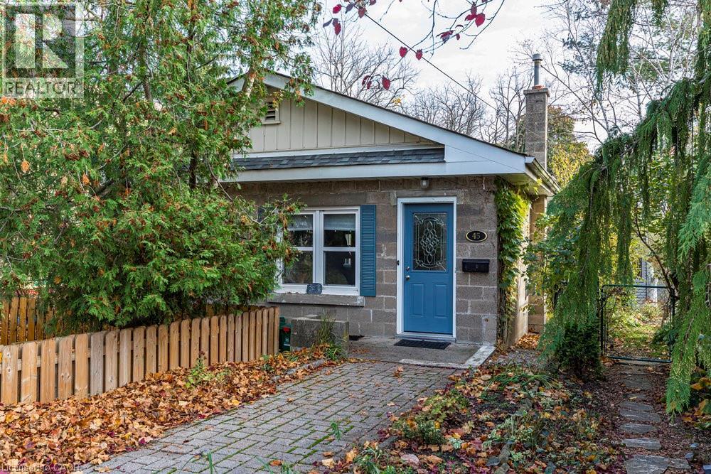 45 Market Street N, Dundas