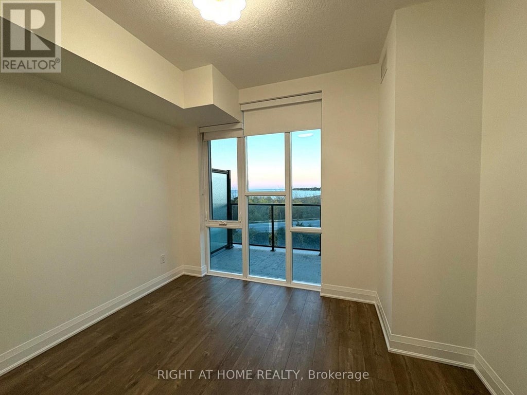 513 - 16 Concord Place, Grimsby (grimsby Beach)