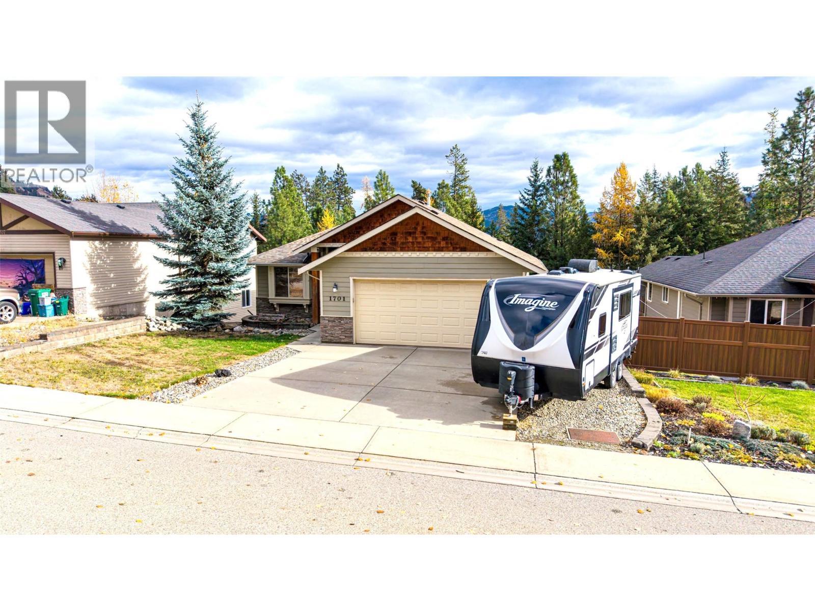 1701 Mountain View Avenue. Lumby, British Columbia