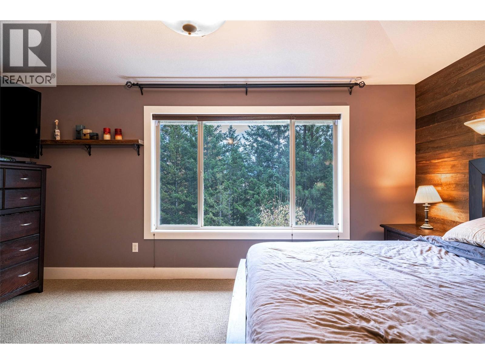 1701 Mountain View Avenue. Lumby, British Columbia