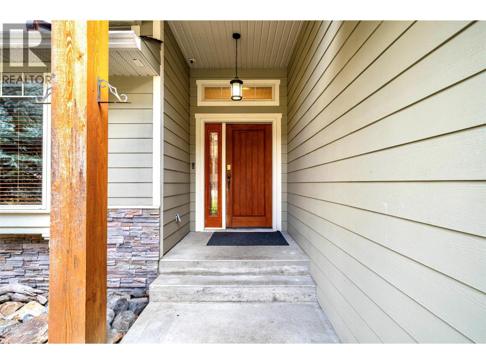 1701 Mountain View Avenue. Lumby, British Columbia