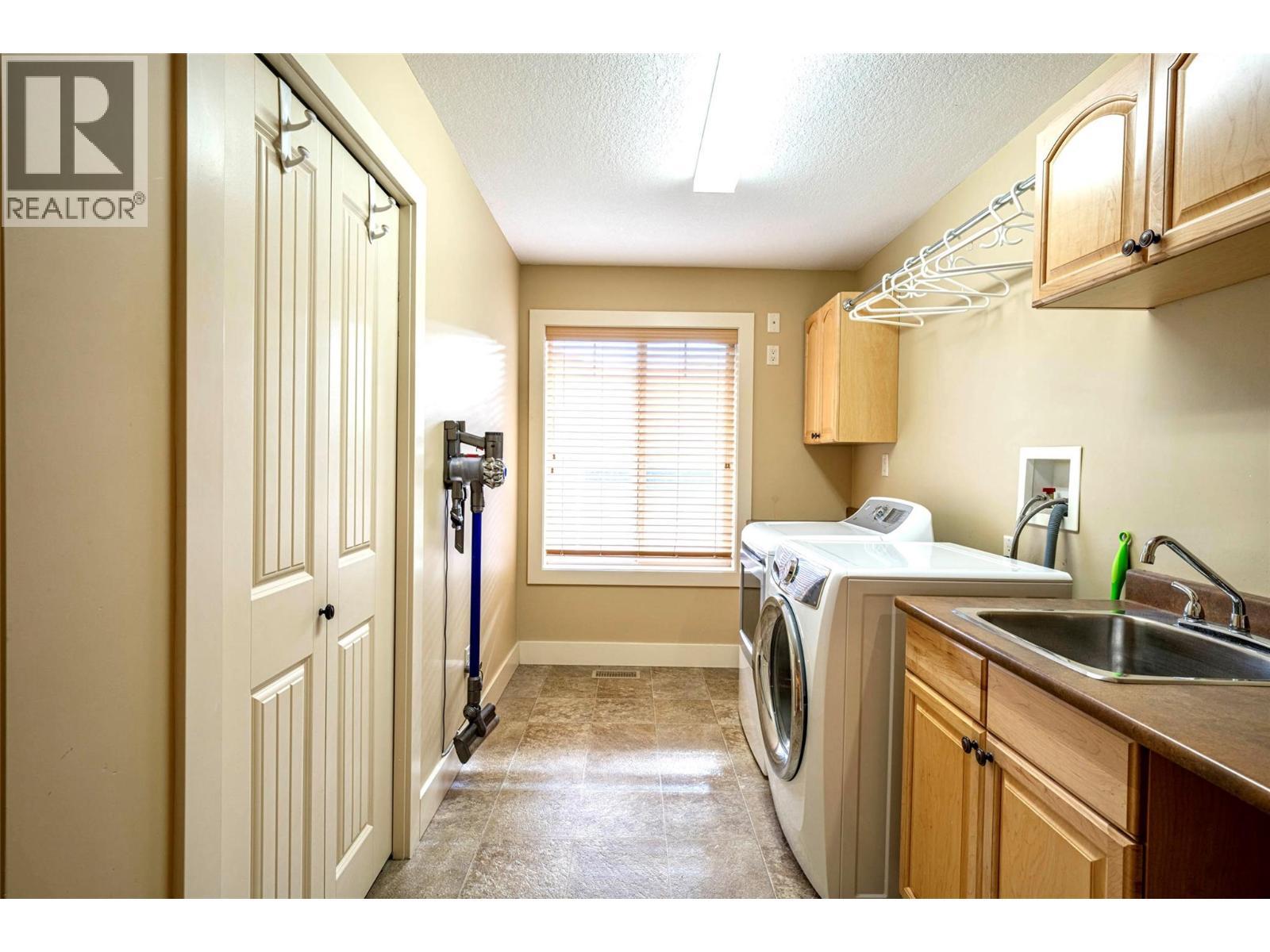 1701 Mountain View Avenue. Lumby, British Columbia