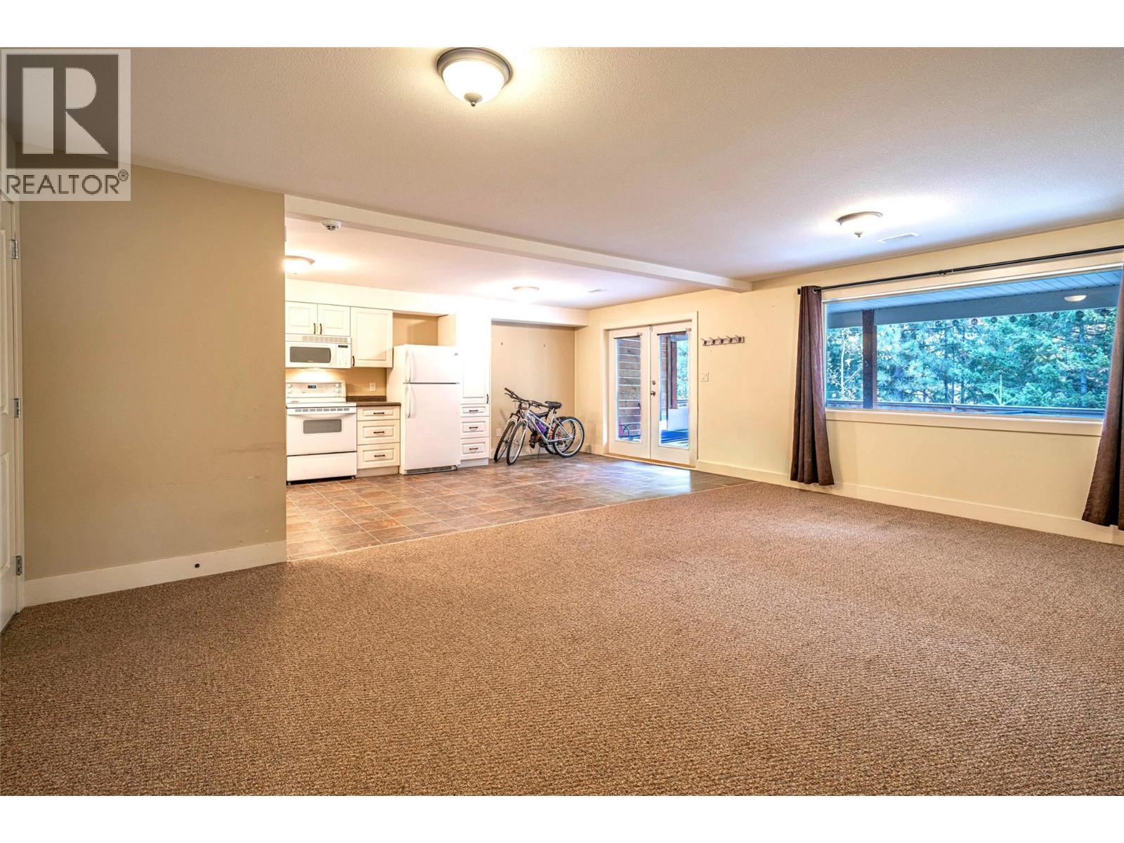 1701 Mountain View Avenue. Lumby, British Columbia