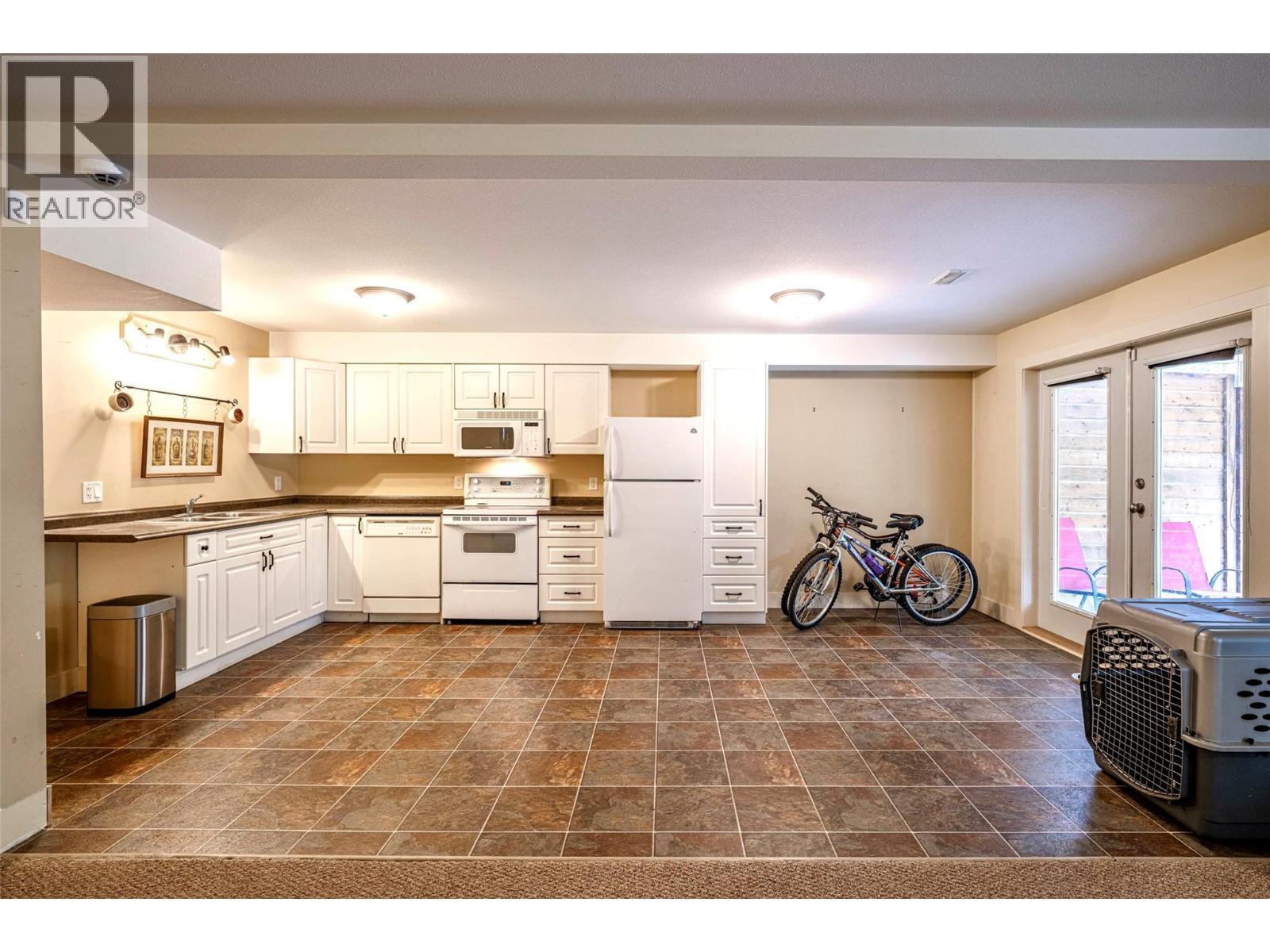 1701 Mountain View Avenue. Lumby, British Columbia