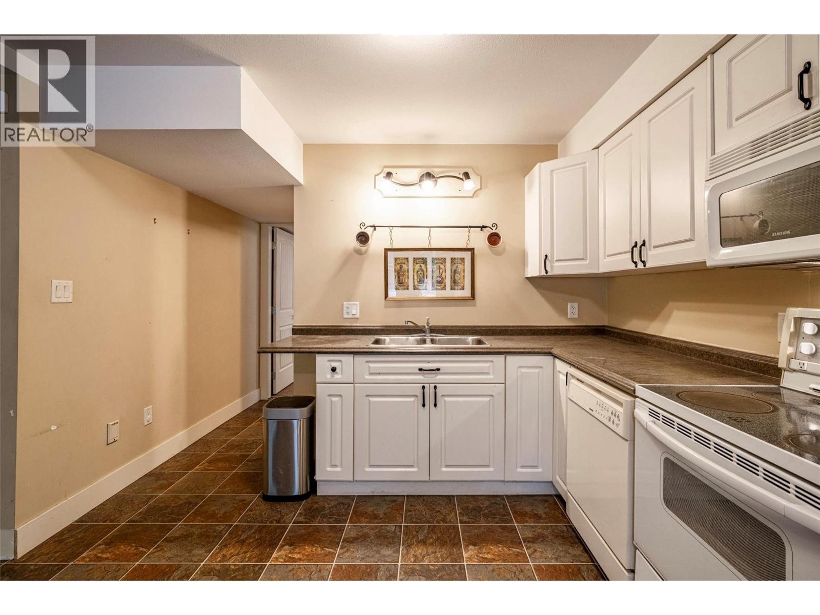 1701 Mountain View Avenue. Lumby, British Columbia