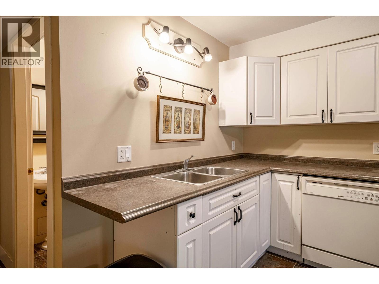 1701 Mountain View Avenue. Lumby, British Columbia