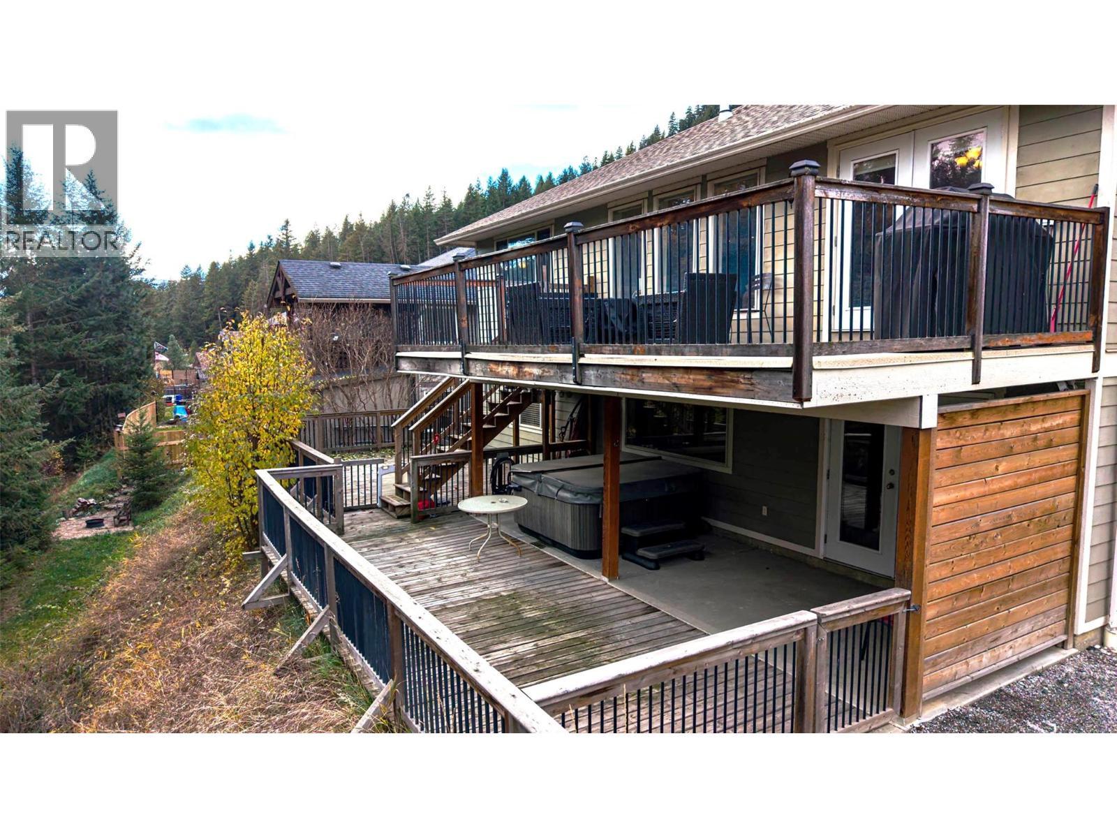 1701 Mountain View Avenue. Lumby, British Columbia