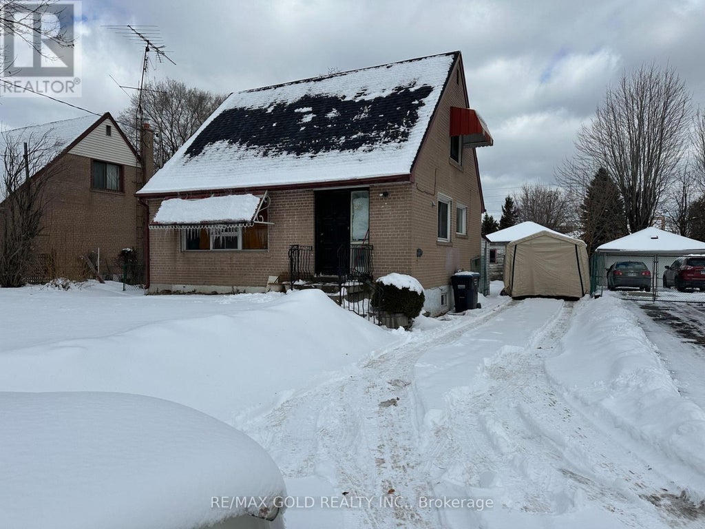 7125 Minotola Avenue, Mississauga (malton)